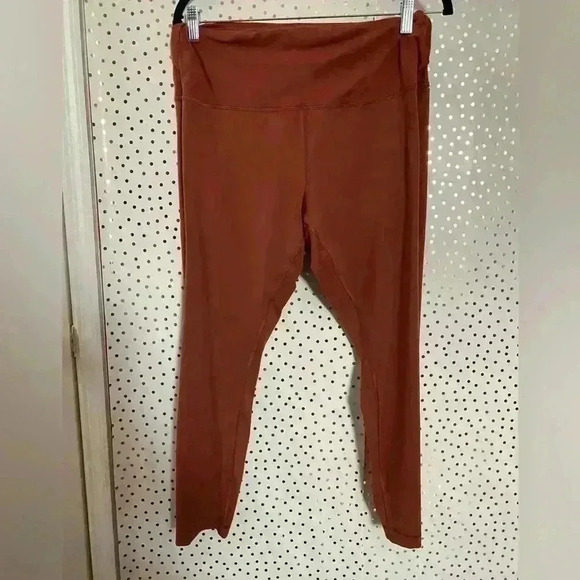 Lululemon Wunder Train High Rise - Picture 1 of 7